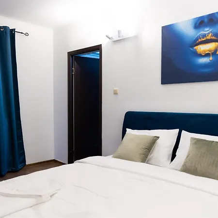 Lsix Apartment *