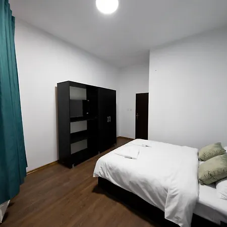 Lsix Apartment *