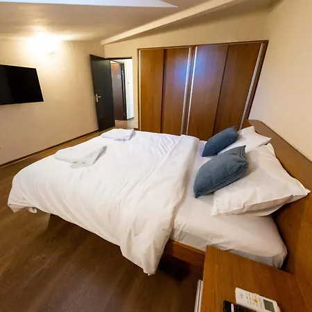Lsix Apartment Bucharest