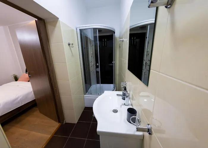Lsix Apartment *